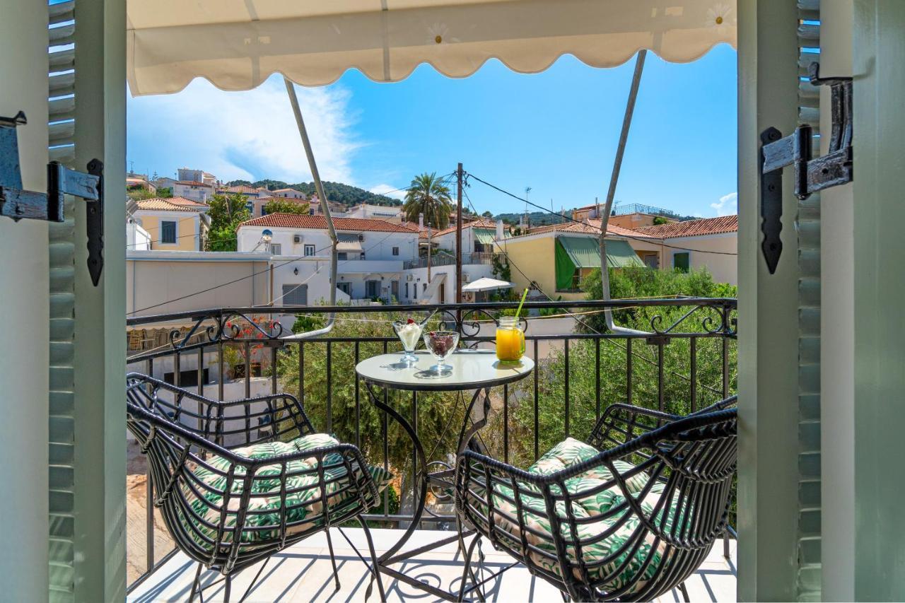 Arolithos Spetses Town